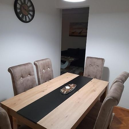 Holiday Apartaments 2 Ni Εξωτερικό φωτογραφία