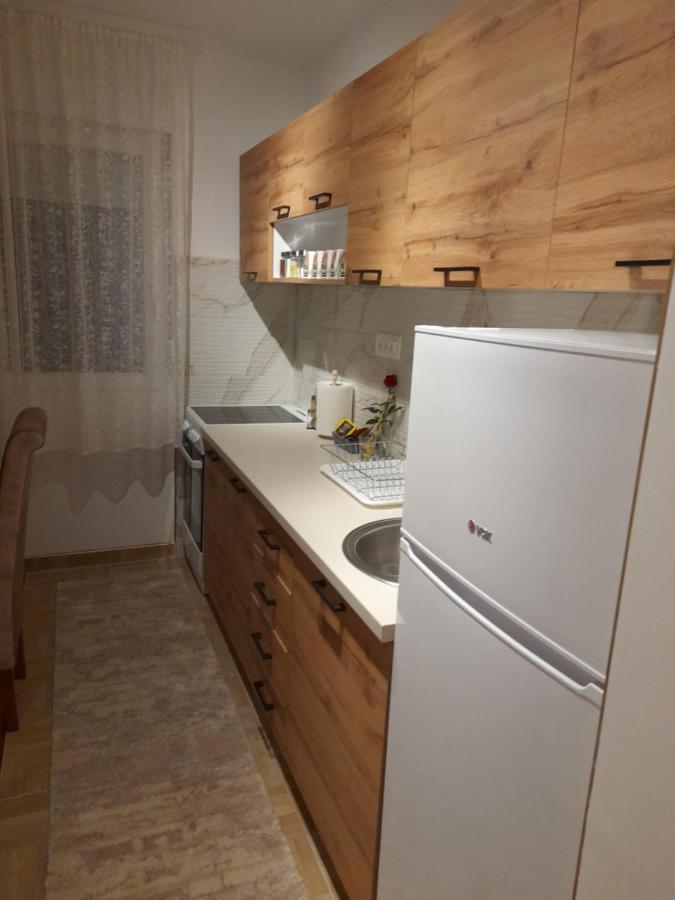 Holiday Apartaments 2 Ni Εξωτερικό φωτογραφία
